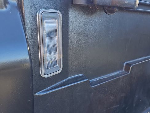 Used 2023 Toyota Tacoma TRD Sport w/ Technology Package image 11