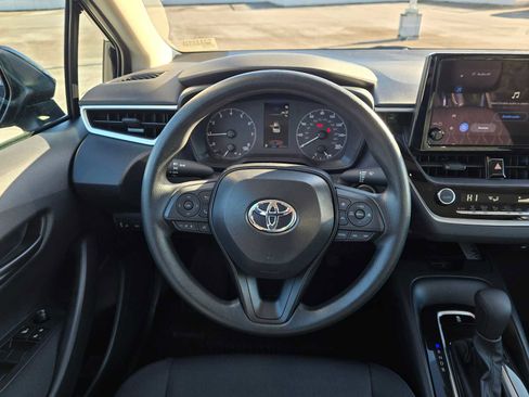 Used 2025 Toyota Corolla LE image 20