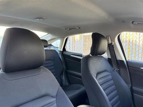 Used 2014 Ford Fusion SE image 17