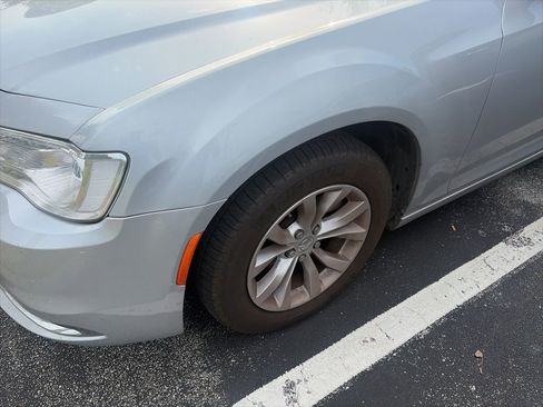 Used 2023 Chrysler 300 Touring RWD image 14