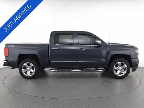 Used 2017 Chevrolet Silverado 1500 LTZ Z71 w/ LTZ Plus Package AWD/4WD image 12