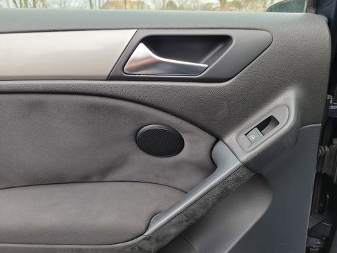 Used 2013 Volkswagen Golf 4-Door image 12