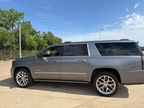Used 2020 GMC Yukon XL Denali w/ Open Road Package RWD image 6