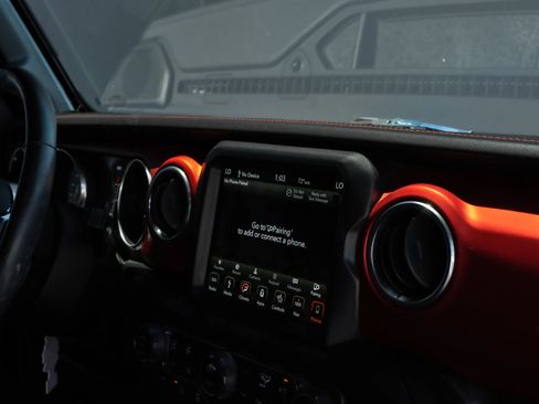 Used 2018 Jeep Wrangler Unlimited Rubicon w/ Dual Top Group image 30