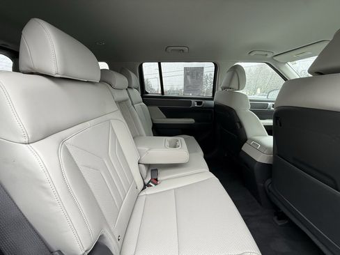 Used 2025 Hyundai Santa Fe SEL image 18