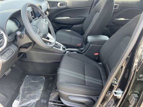 New 2026 Hyundai Venue SEL FWD image 9