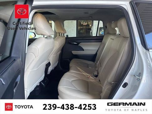 Certified 2025 Toyota Highlander XLE image 17