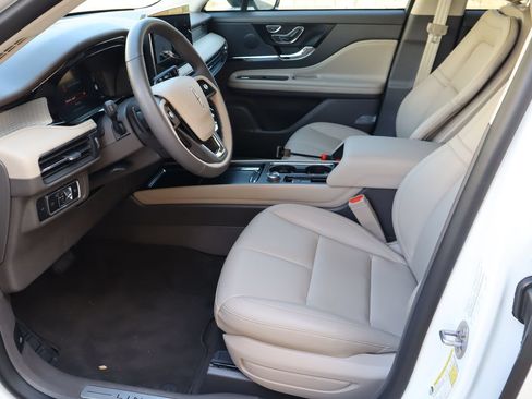 Used 2024 Lincoln Corsair FWD image 15