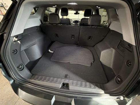 Used 2021 GMC Terrain SLT image 22