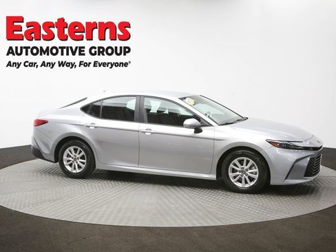 Used 2025 Toyota Camry LE image 49
