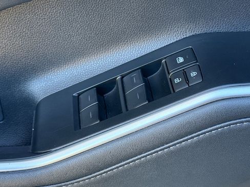 Used 2024 Toyota Highlander XLE image 12