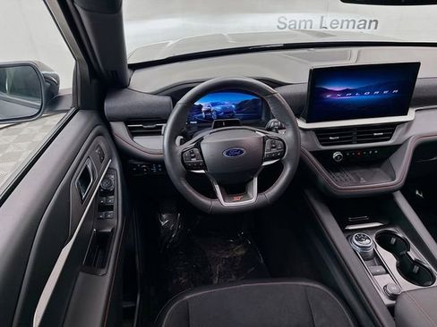 Used 2025 Ford Explorer ST AWD/4WD image 23