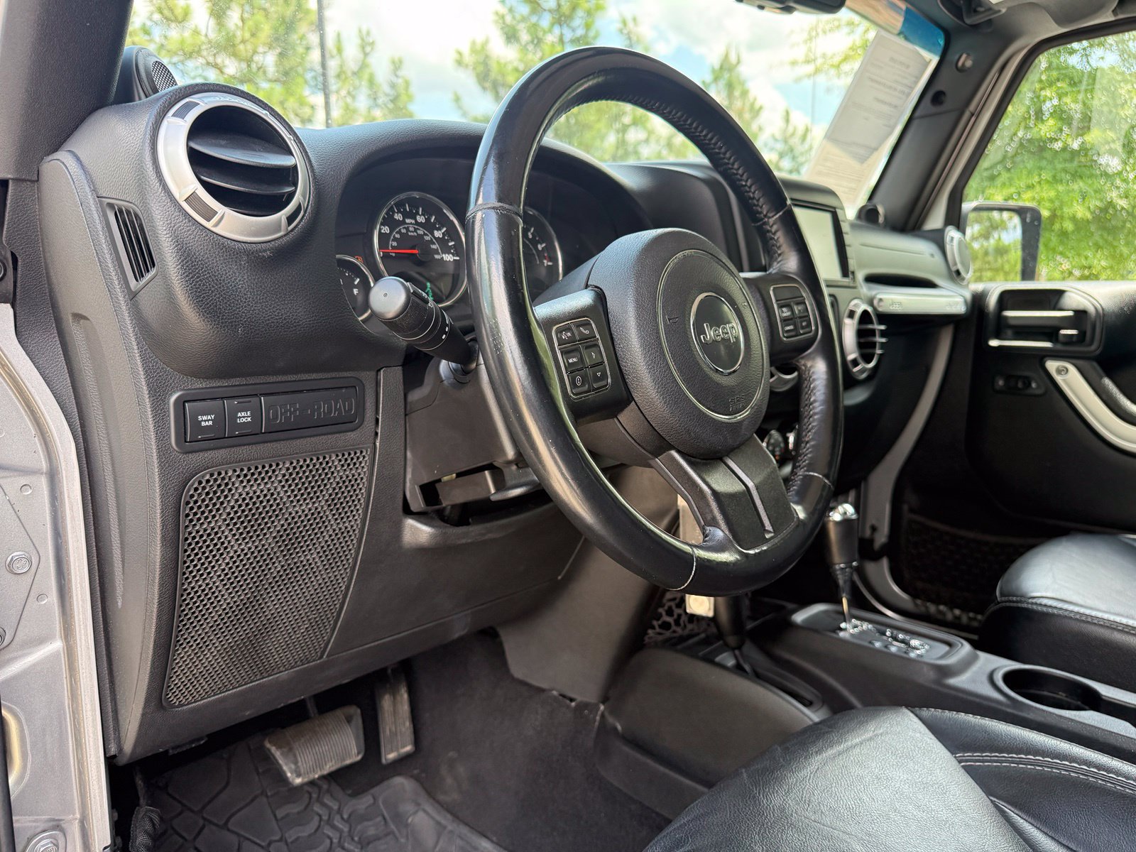 Used 2014 Jeep Wrangler Unlimited Rubicon w/ Dual Top Group AWD/4WD image 22