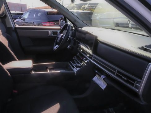 Used 2025 Hyundai Santa Fe SE image 30