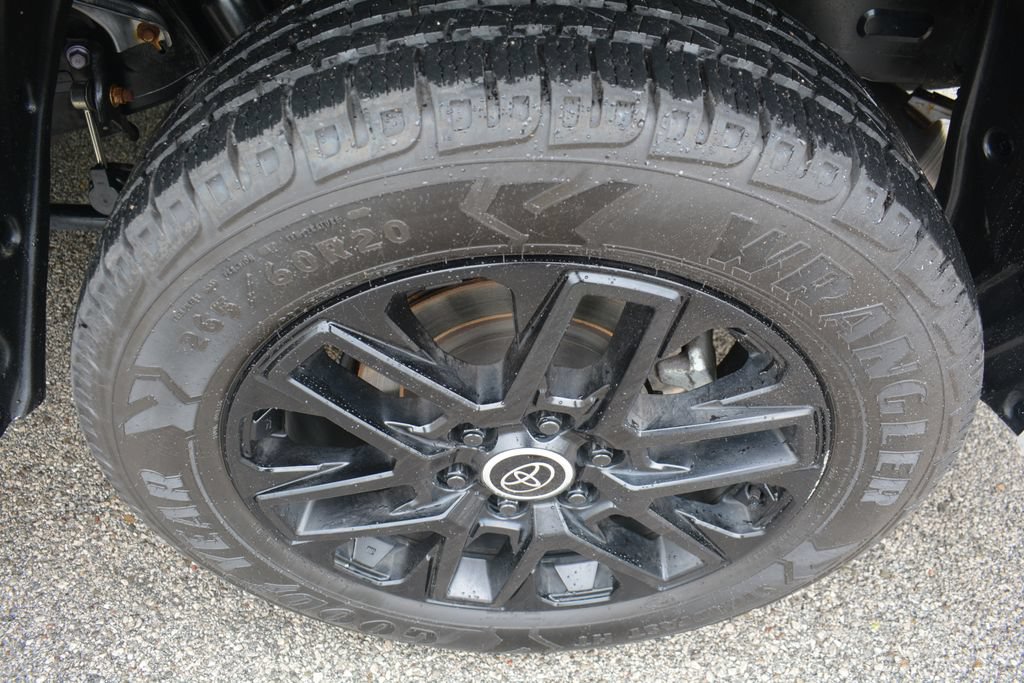 Used 2024 Toyota Tundra Limited AWD/4WD image 25