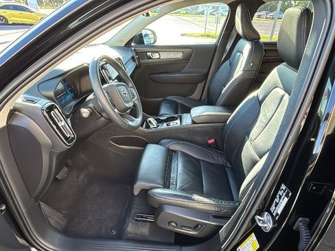 Used 2023 Volvo XC40 B5 Plus w/ Driver Assist Package AWD/4WD image 25