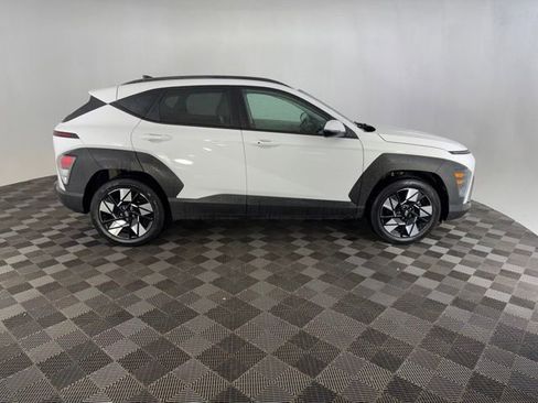 Used 2025 Hyundai Kona SEL FWD image 5