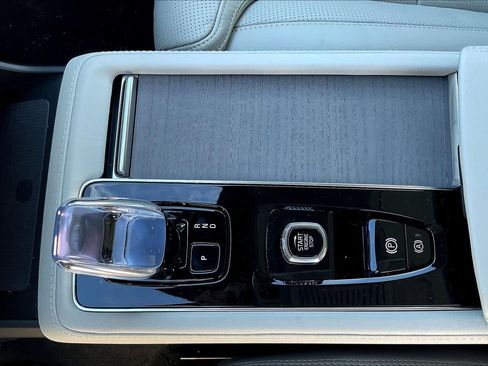 New 2026 Volvo XC90 T8 Ultra image 10