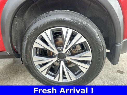 Used 2022 Nissan Rogue SV image 11