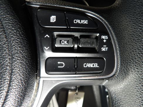 Used 2018 Kia Optima LX w/ 17" Alloy Wheels Package FWD image 18