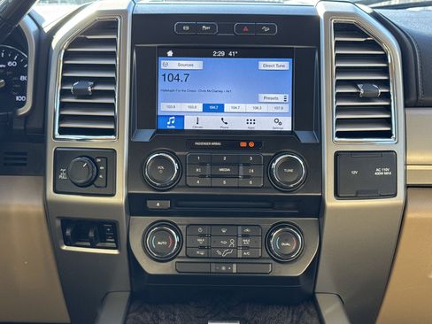 Used 2017 Ford F250 Lariat w/ FX4 Off-Road Package image 27