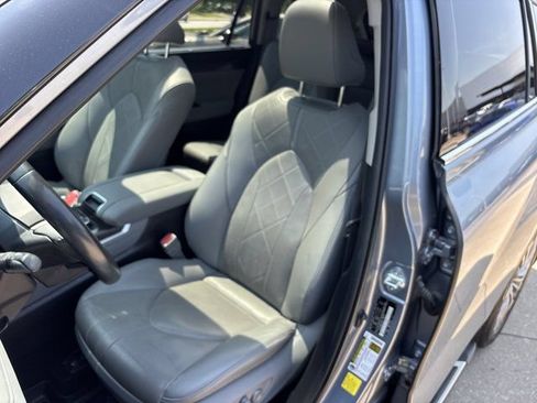 Used 2021 Toyota Highlander Platinum AWD/4WD image 25