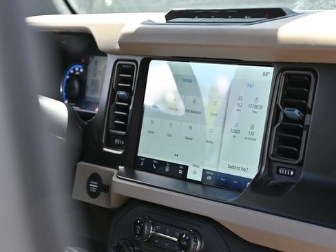 Used 2022 Ford Bronco Wildtrak AWD/4WD image 10
