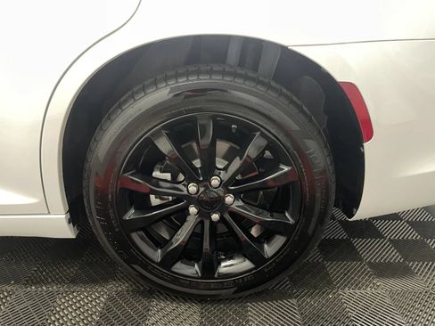 Used 2022 Chrysler 300 Touring AWD/4WD image 11