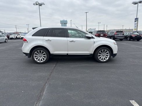 Used 2014 Lincoln MKX AWD w/ Equipment Group 102A image 4