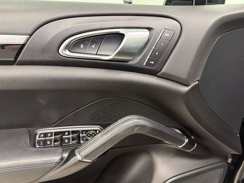 Used 2017 Porsche Cayenne image 30