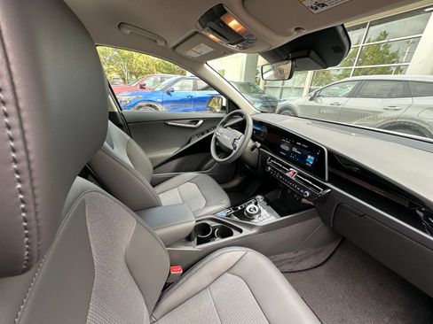 New 2025 Kia Niro Wind w/ Wind Preserve Package FWD image 29