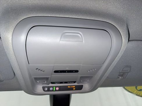 Used 2018 Chevrolet Equinox LT image 29