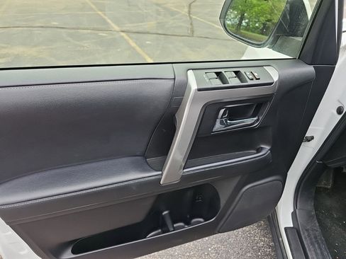 Used 2024 Toyota 4Runner SR5 AWD/4WD image 20
