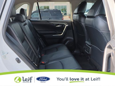 Used 2021 Toyota RAV4 XLE Premium image 44