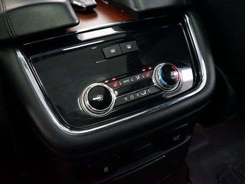 Used 2019 Lincoln Navigator Reserve image 16