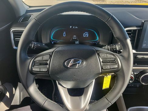 Used 2023 Hyundai Venue SEL w/ Cargo Package image 14