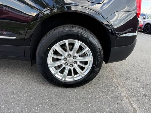 Used 2017 Cadillac XT5 FWD image 34