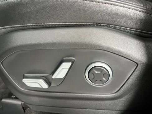 Used 2024 Hyundai Santa Fe Limited image 23