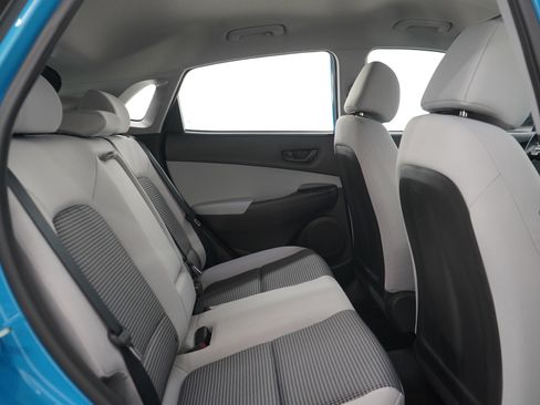 Used 2023 Hyundai Kona SE w/ Cargo Package image 12