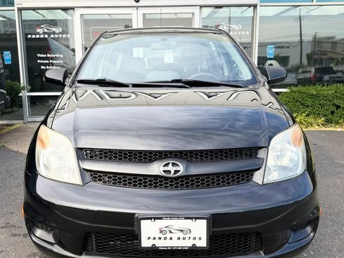 Used 2006 Scion xA FWD image 2