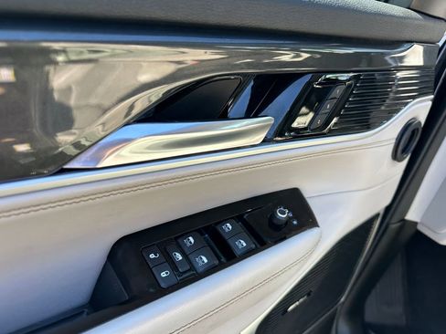 Certified 2022 Jeep Wagoneer Series I w/ Convenience Group I image 23