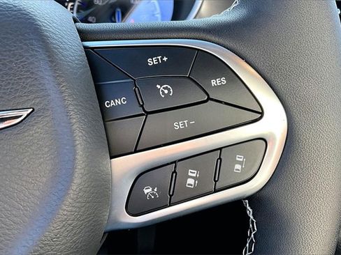 New 2026 Chrysler Pacifica Select image 24