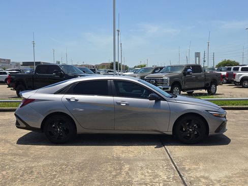 Used 2026 Hyundai Elantra Sport FWD image 2
