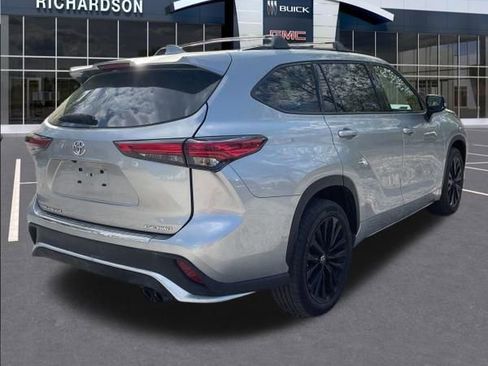 Used 2023 Toyota Highlander XSE image 5