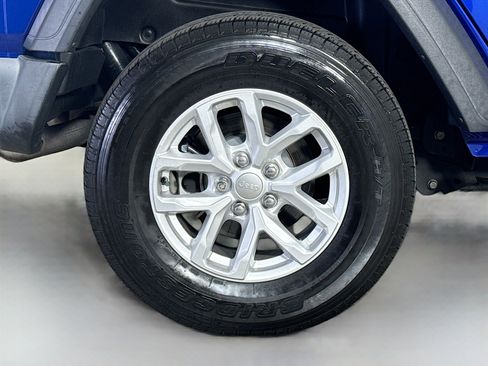 Used 2019 Jeep Wrangler Unlimited Sport image 33