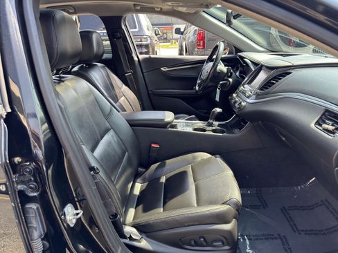 Used 2017 Chevrolet Impala LT FWD image 40