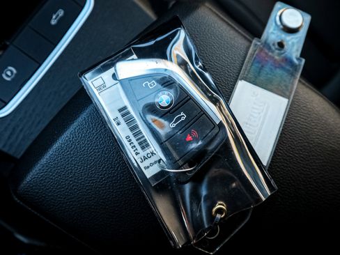 Used 2024 BMW 430i Convertible w/ Convenience Package image 35