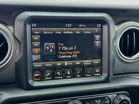 Used 2021 Jeep Wrangler Unlimited Sahara image 11