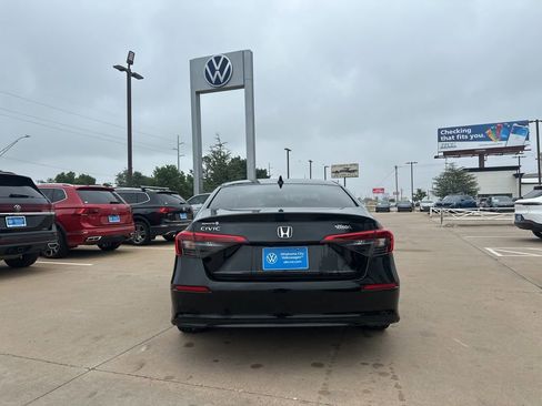 Used 2022 Honda Civic EX image 6