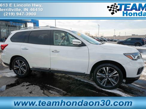 Used 2018 Nissan Pathfinder Platinum image 1